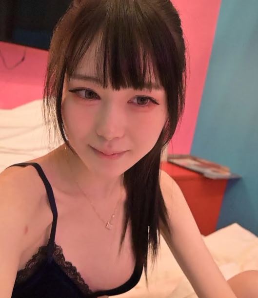 FC2-PPV-4012848 섹시 속옷 셀카 슬렌더 언더그라운드 아이돌 히나 20세 착의 질내사정