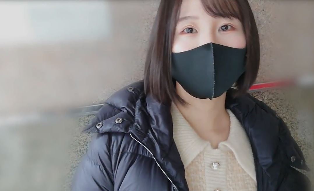 FC2-PPV-4426644 엄선된 4명, 얼굴이 작은 여자들과 놀아보는 실제 영상. 무수정 질내사정