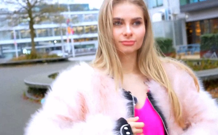 FC2-PPV-4634161 제니아 20대 우크라이나 여성 자지를 삽입하자 비명과 함께 질내사정