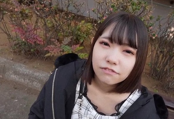 FC2-PPV-4639271정글처럼 자란 보지털에 삽입된 자지 두 번 사정