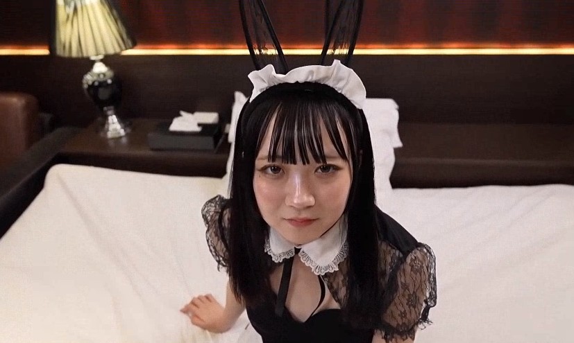 FC2-PPV-4739587 콘카페 직원 수북한 보지털 날카로운 눈매 변태같은 마조히스트적인 그녀와 한번에 4번 질내사정