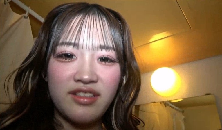 FC2-PPV-4786771 퇴근길에 주운 통통 보지 마이크로 미니스커트 갸루